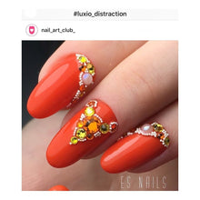 Load image into Gallery viewer, Luxio Distraction